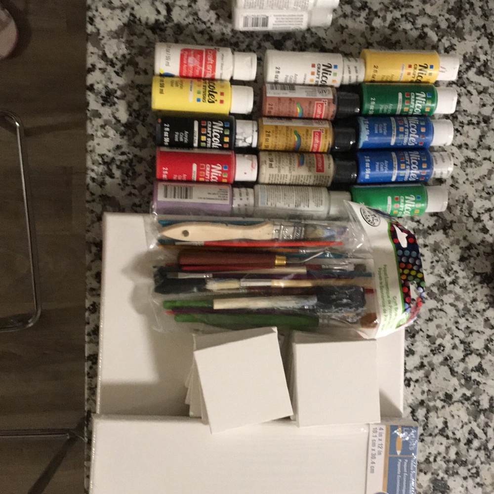 Art supplies bundle